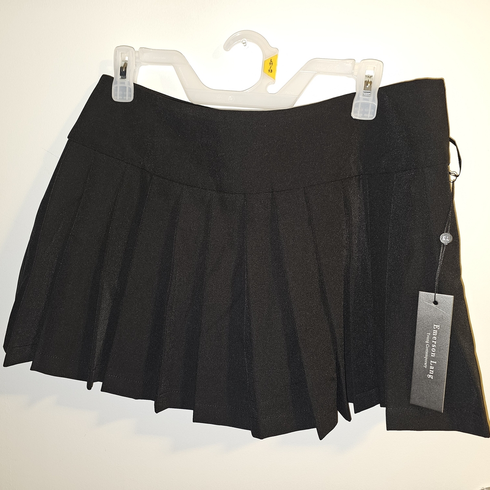 Black Pleated Skirt, Emersom Lang